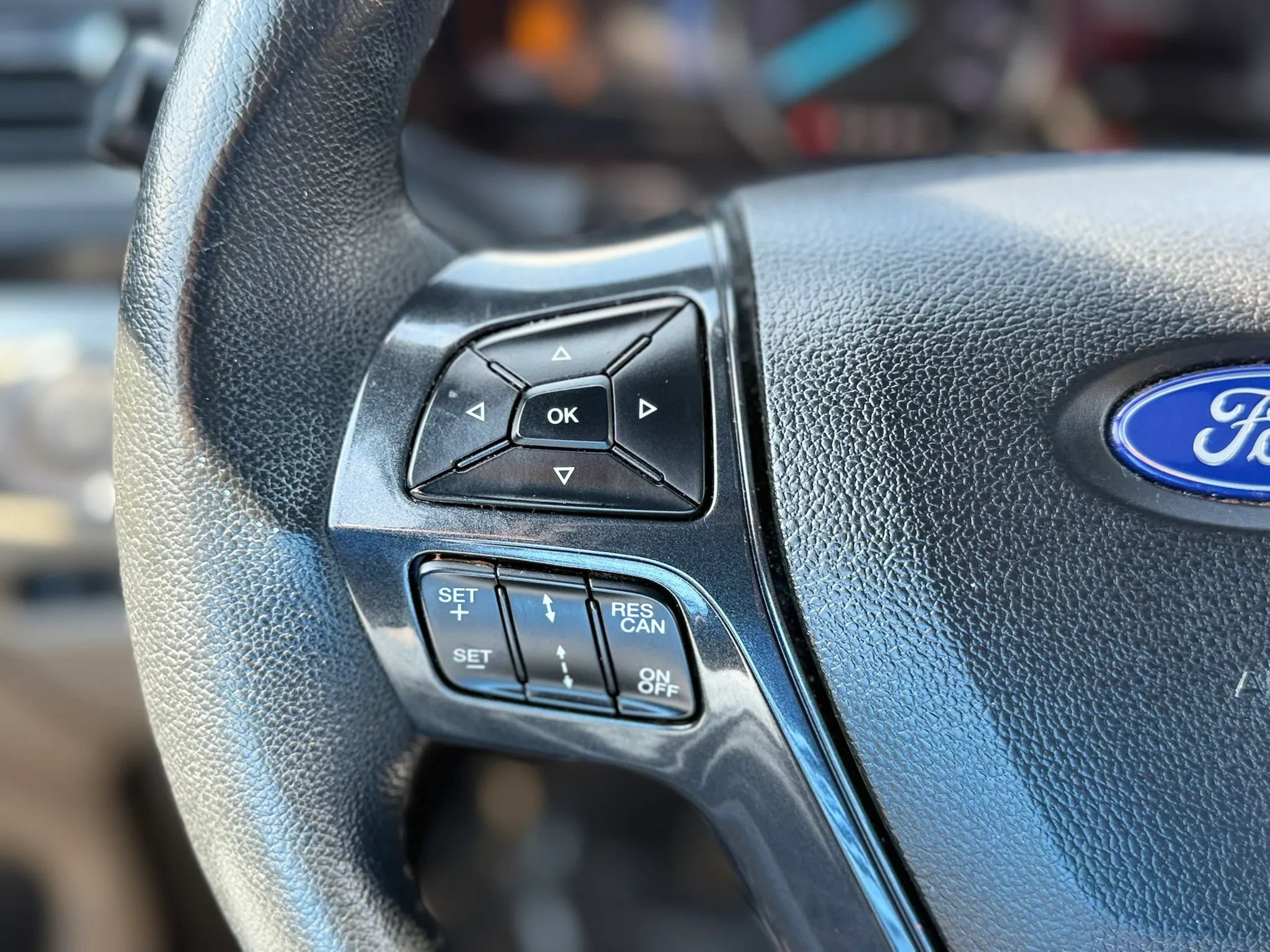 Used 2018 Ford Explorer XLT w/ Equipment Group 202A FWD image 26