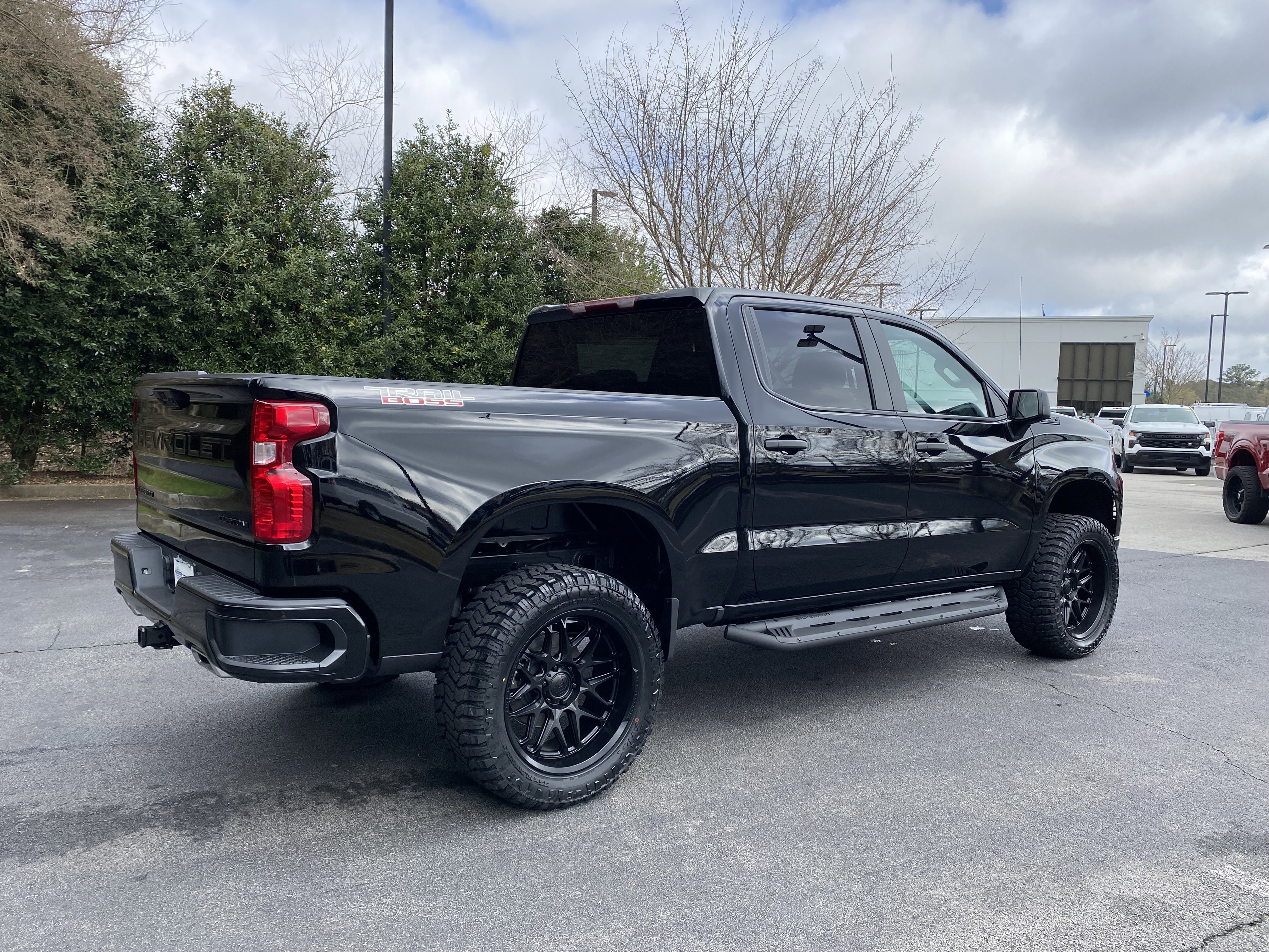 New 2026 Chevrolet Silverado 1500 Custom Trail Boss w/ LPO, Dark Essentials Package image 9