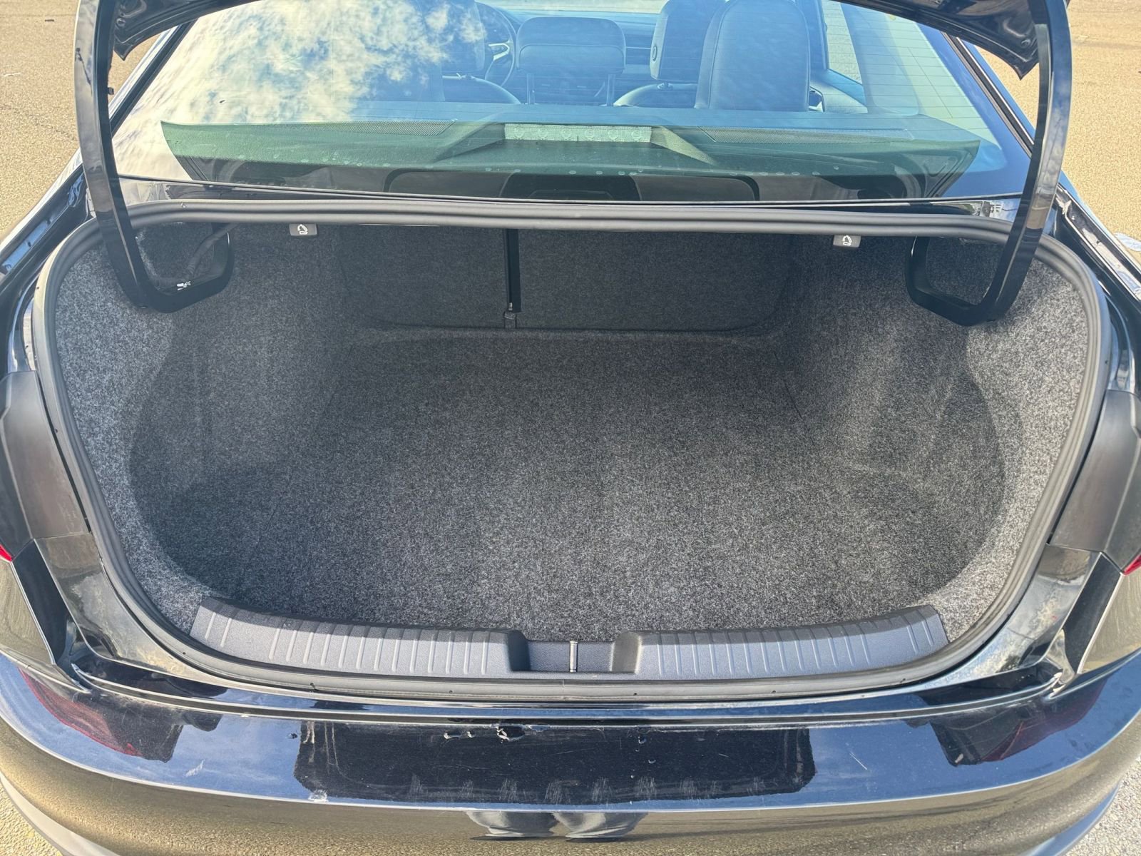 Used 2025 Volkswagen Jetta SE image 31