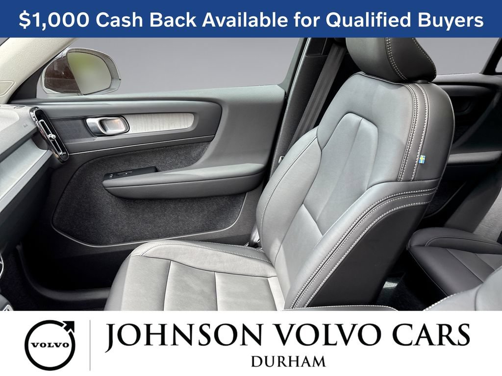 New 2026 Volvo XC40 B4 Core w/ Climate Package FWD image 26