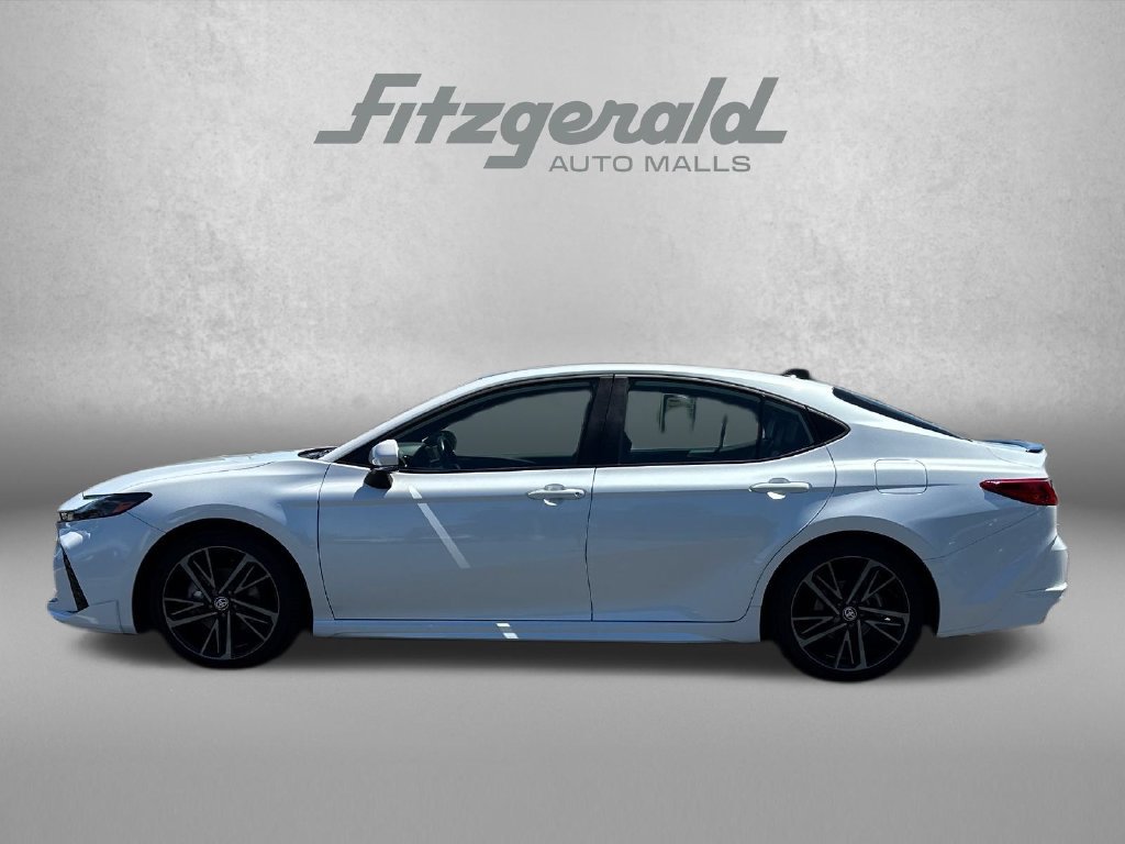 Used 2025 Toyota Camry XSE FWD image 9