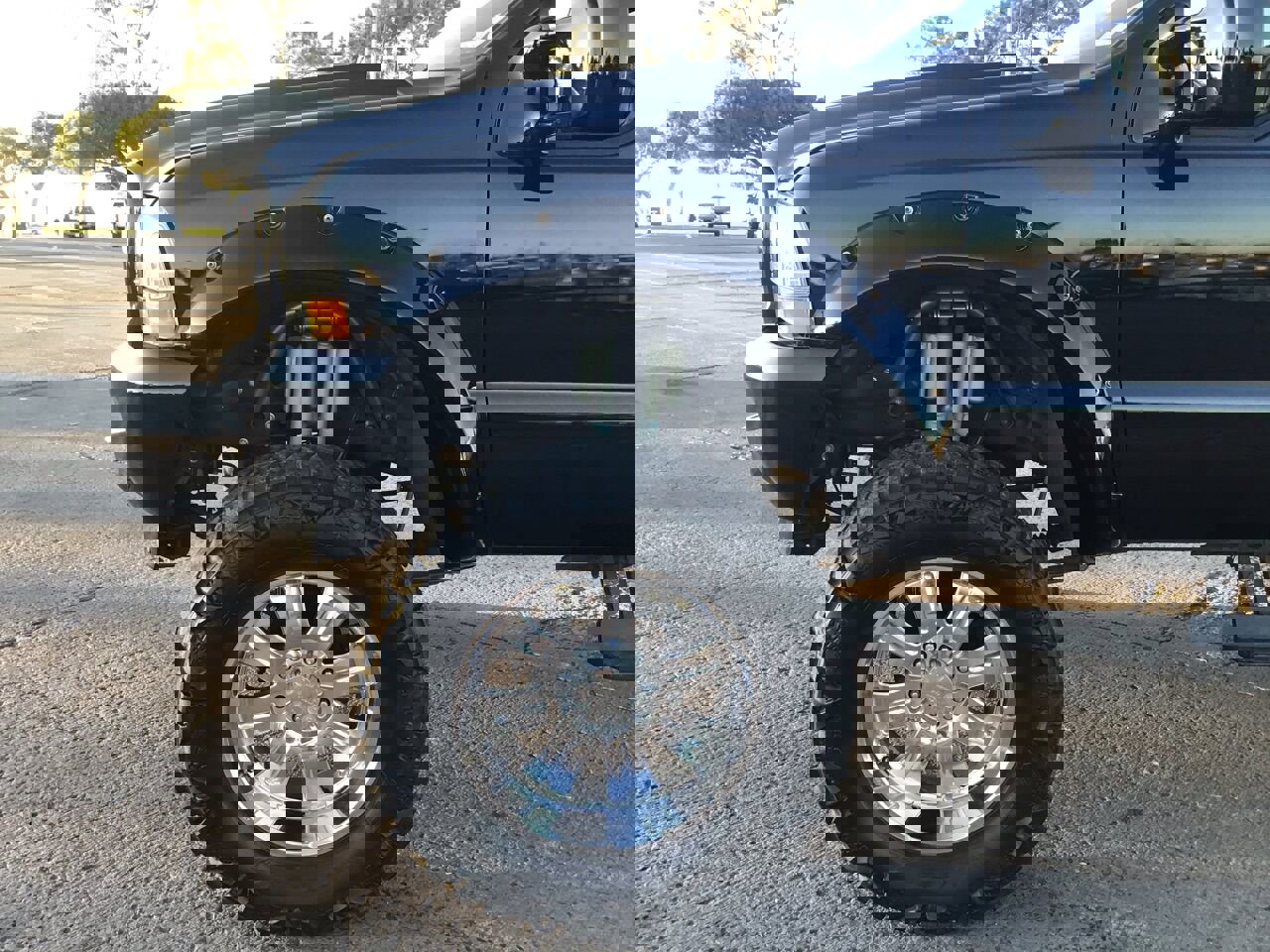 Used 2001 Ford Excursion XLT image 9