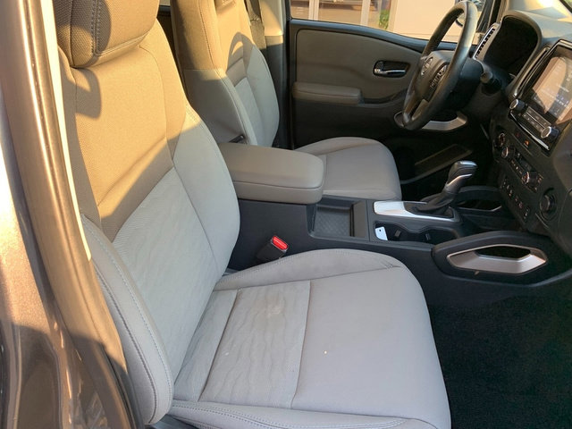 Used 2022 Nissan Frontier SV AWD/4WD image 9