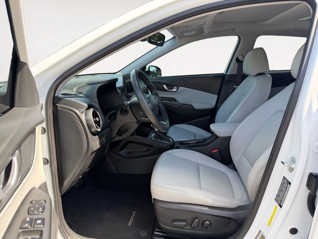 Used 2022 Hyundai Kona Limited w/ Cargo Package AWD/4WD image 6