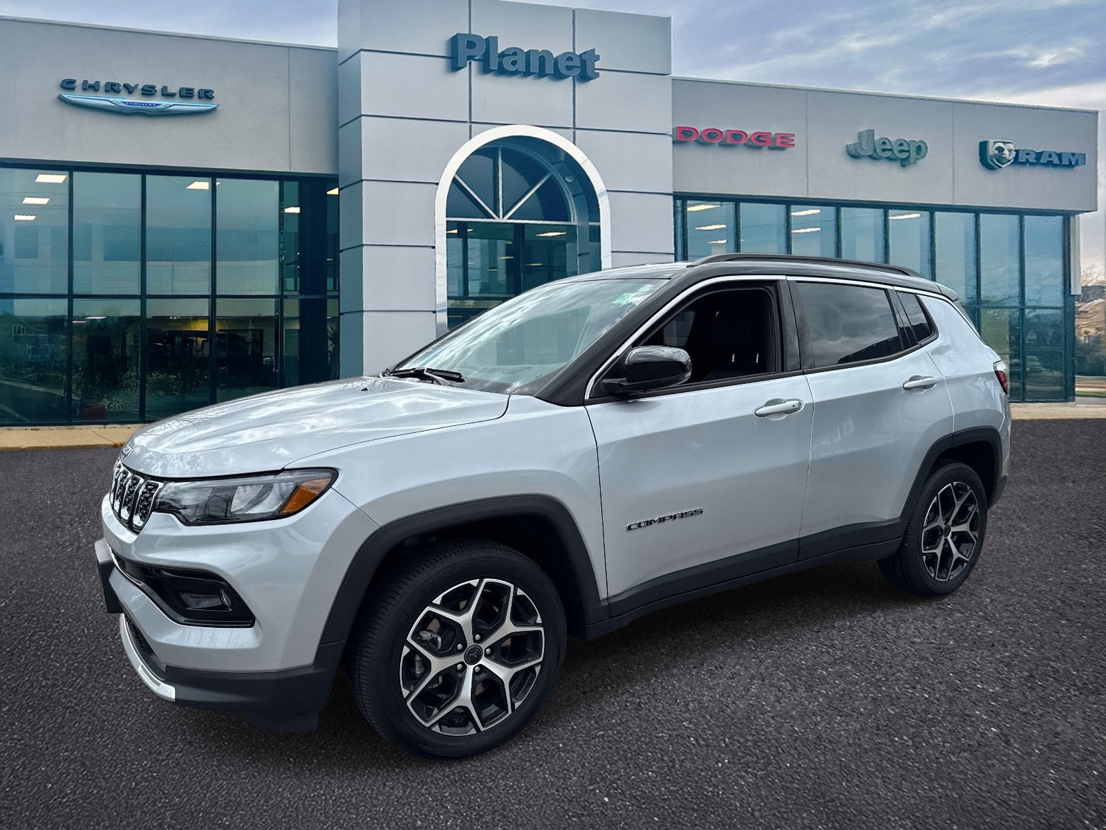 Used 2025 Jeep Compass Limited AWD/4WD image 4