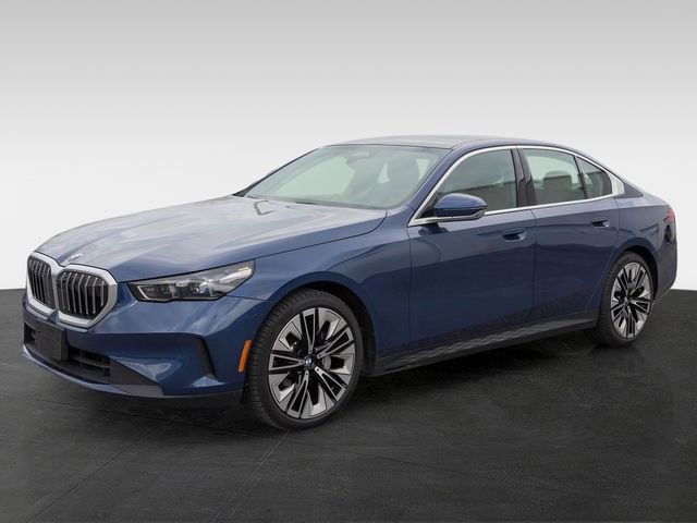 Certified 2024 BMW 530i xDrive w/ Premium Package image 4