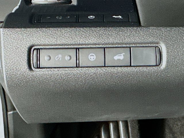 New 2026 Nissan Pathfinder SV w/ SV Premium Package FWD image 14