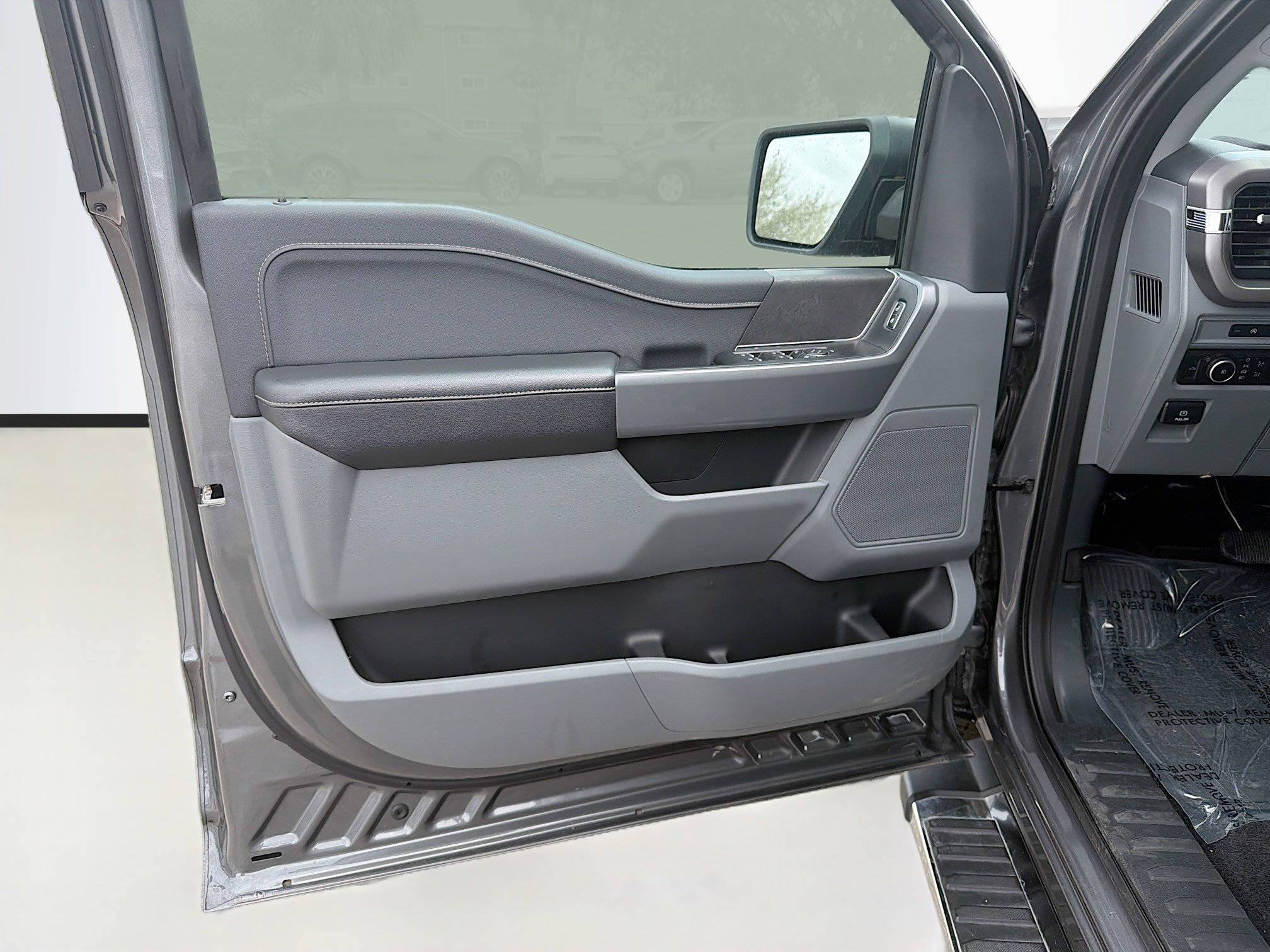 Used 2025 Ford F150 XLT w/ Equipment Group 301A Standard image 21