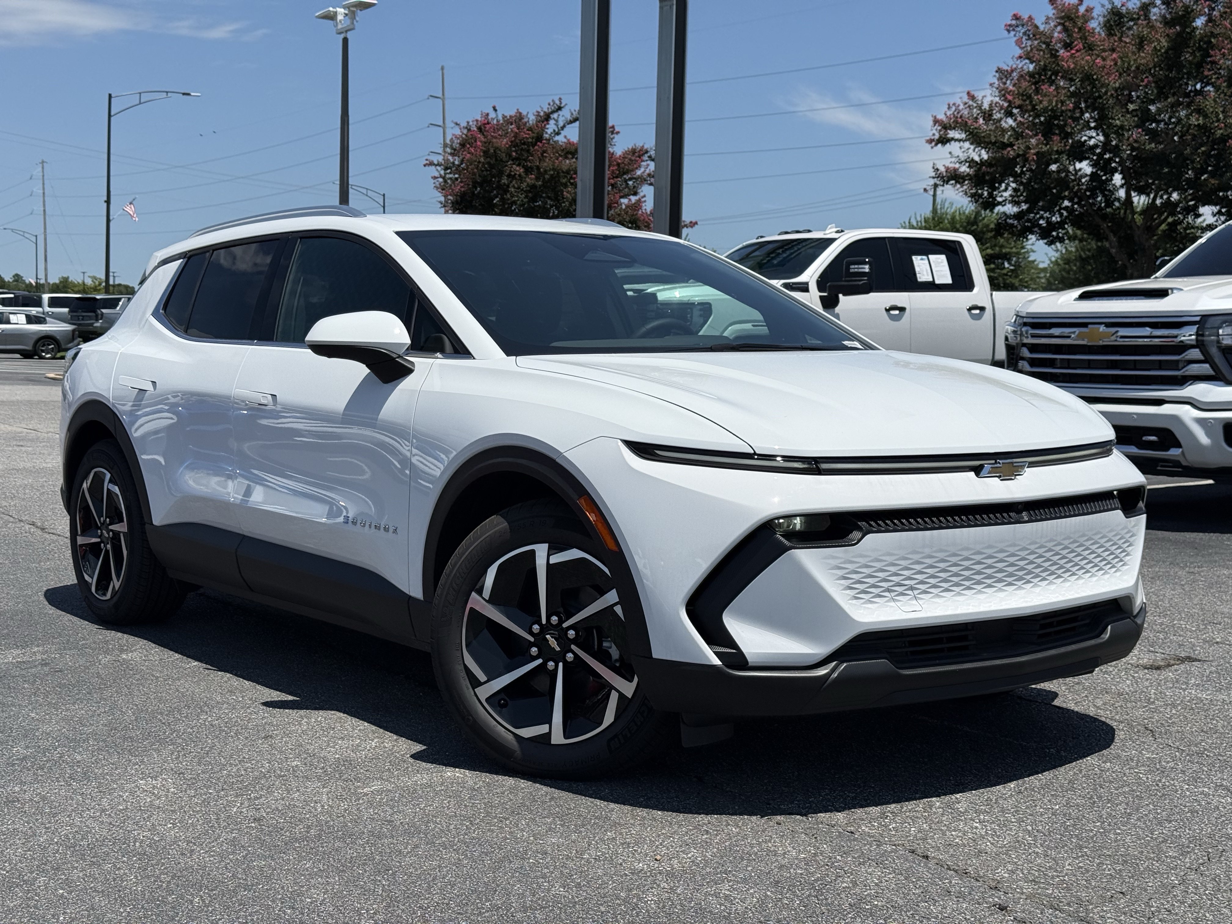 New 2026 Chevrolet Equinox EV LT FWD image 2