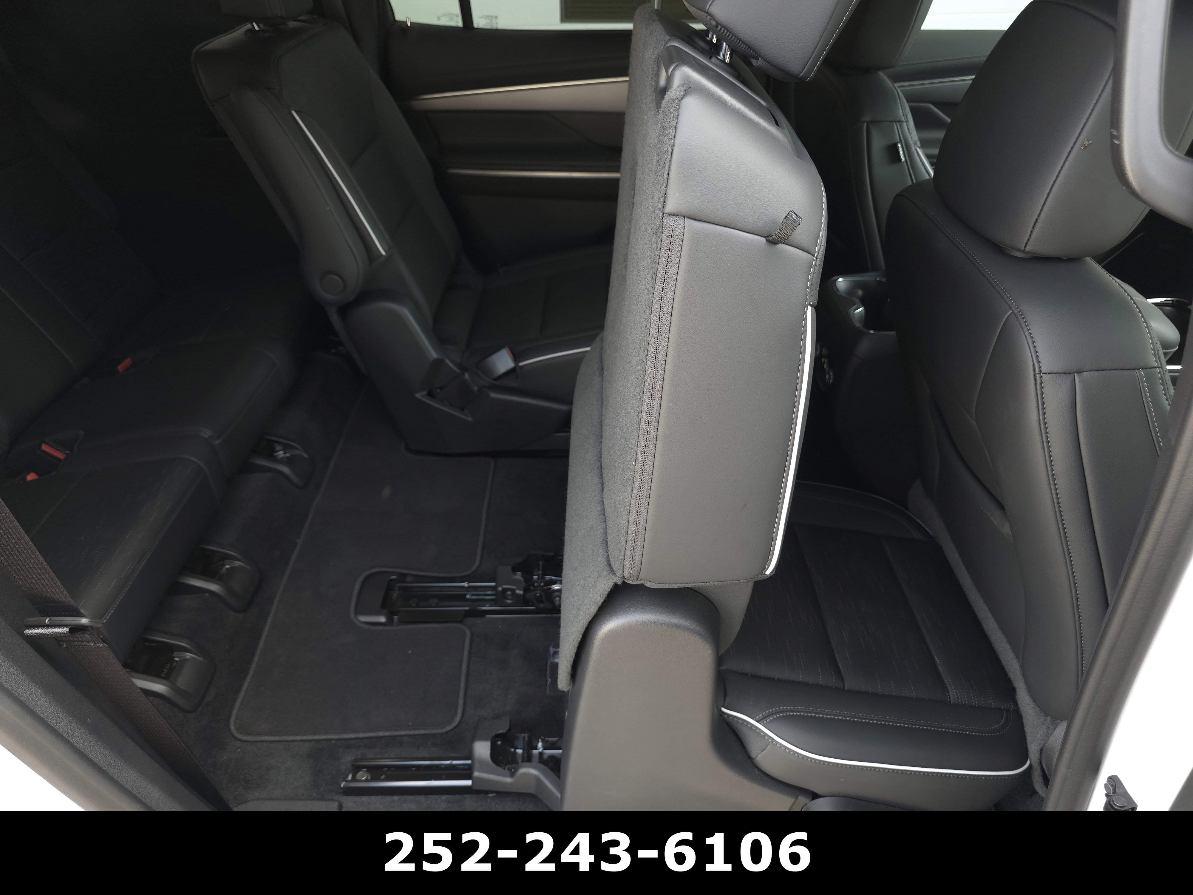 Used 2025 Buick Enclave Sport Touring w/ Super Cruise Package FWD image 39