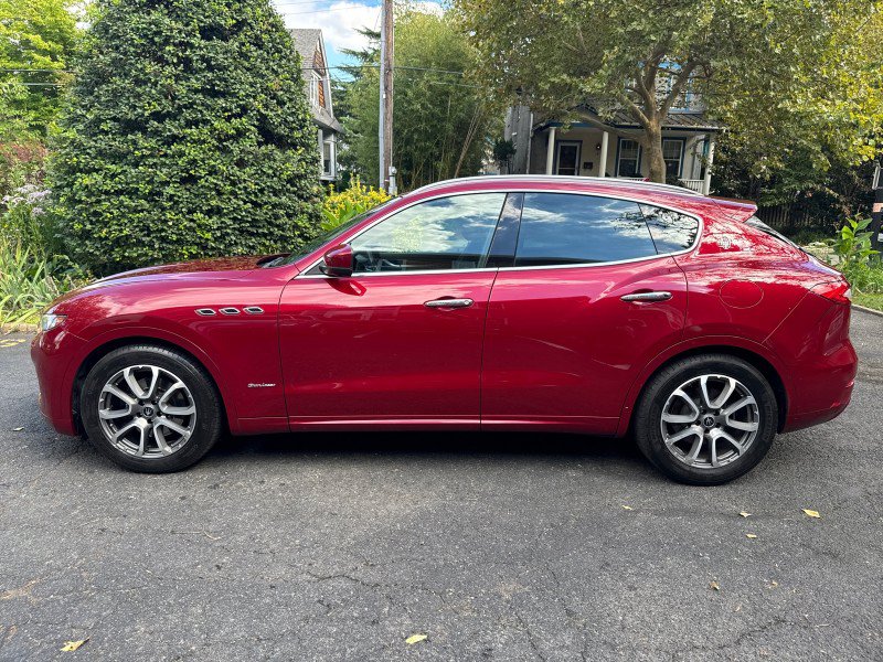 Used 2020 Maserati Levante GranLusso AWD/4WD image 7