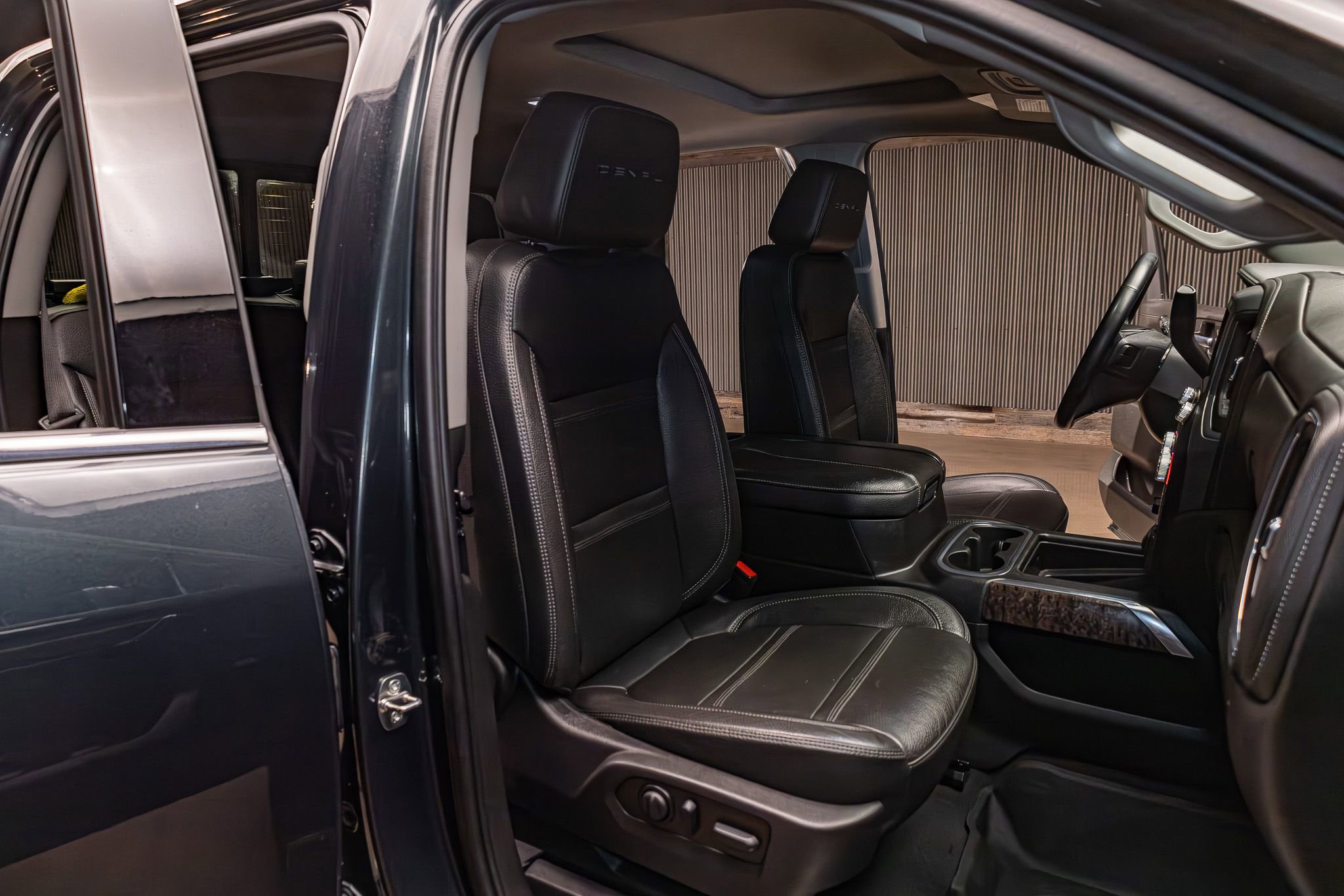 Used 2023 GMC Sierra 2500 Denali image 31