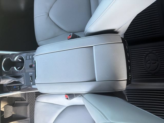 Certified 2025 Toyota Highlander Limited FWD image 25