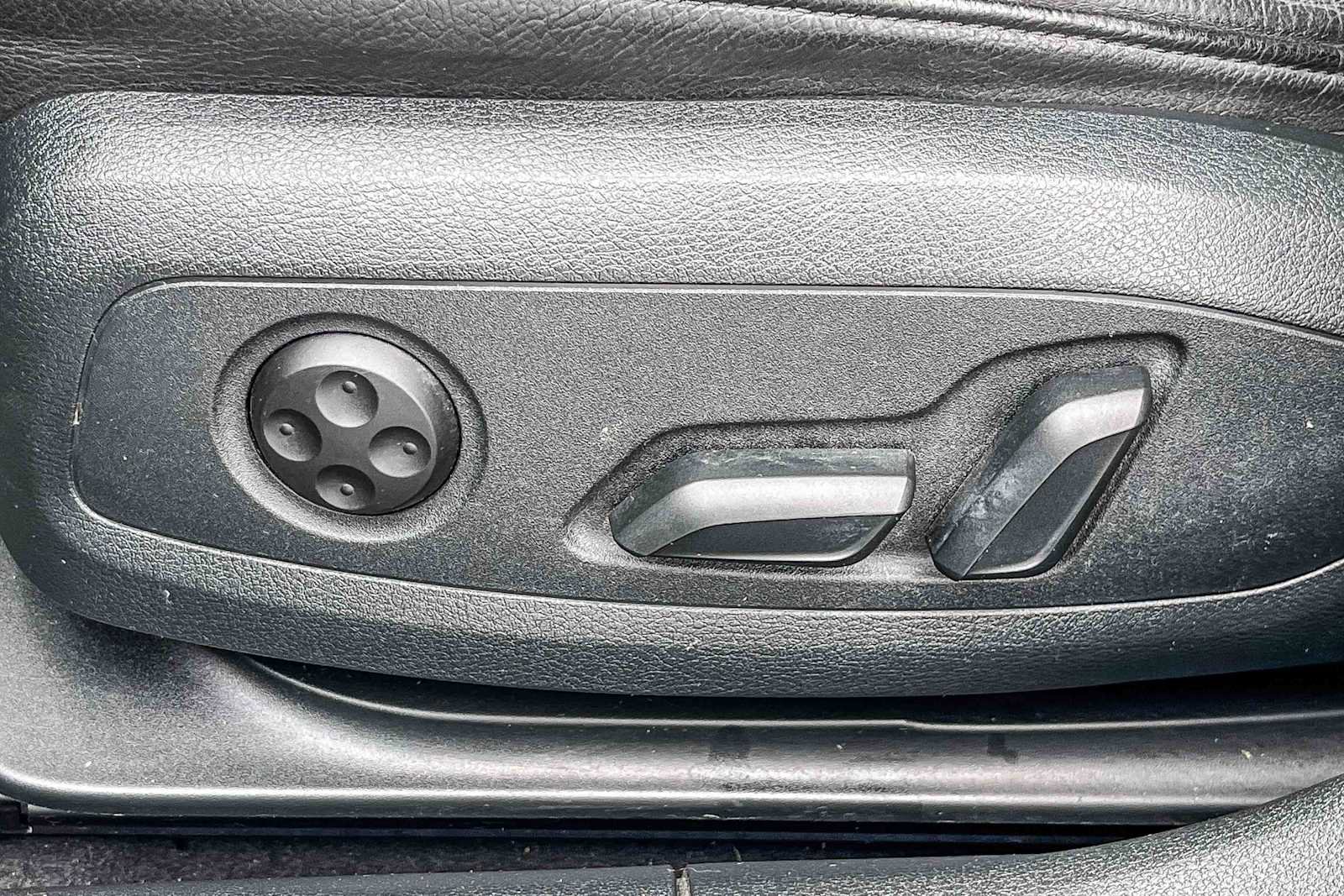 Used 2017 Audi A4 2.0T Premium Plus w/ Premium Plus Package image 21