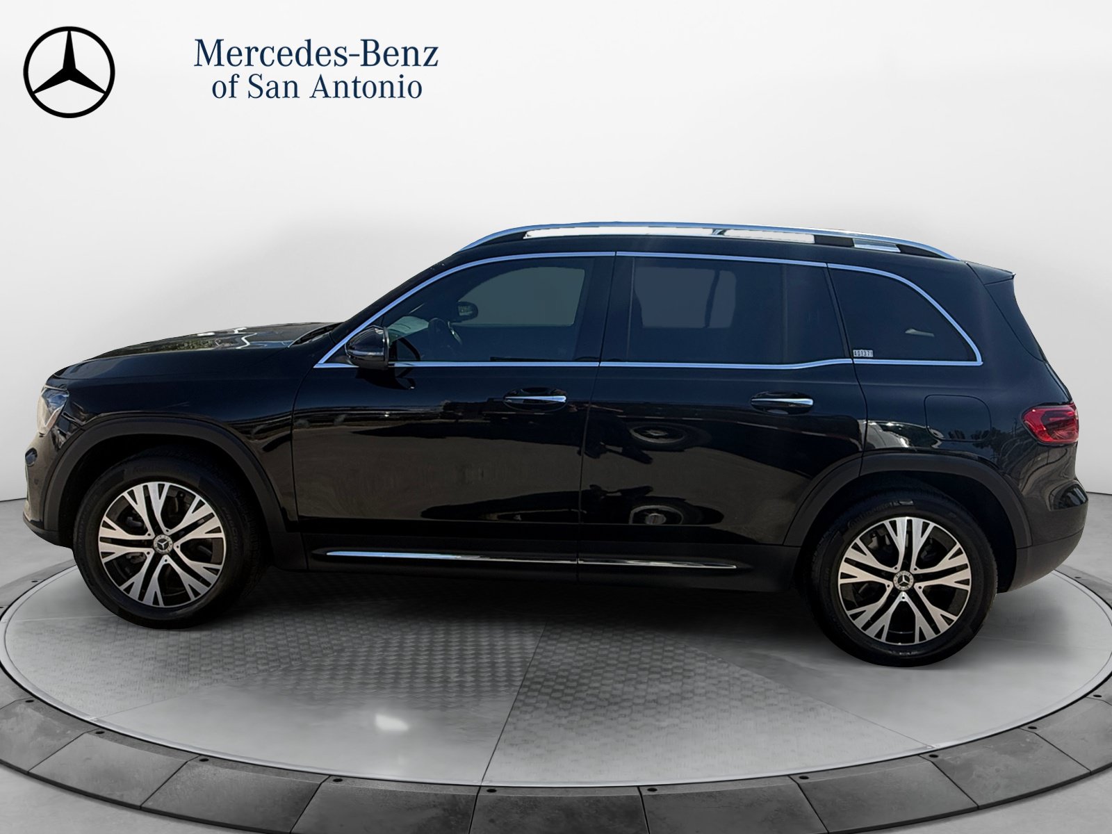 Certified 2025 Mercedes-Benz GLB 250 image 4