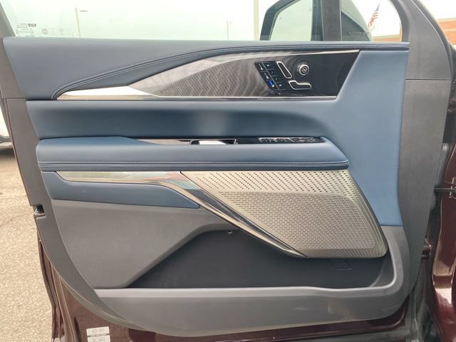 Used 2025 Cadillac Escalade IQ Luxury 2 w/ LPO, Premium Carpet Package AWD/4WD image 21