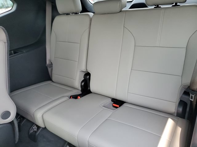 Used 2024 GMC Acadia Elevation w/ Luxury Package FWD image 13