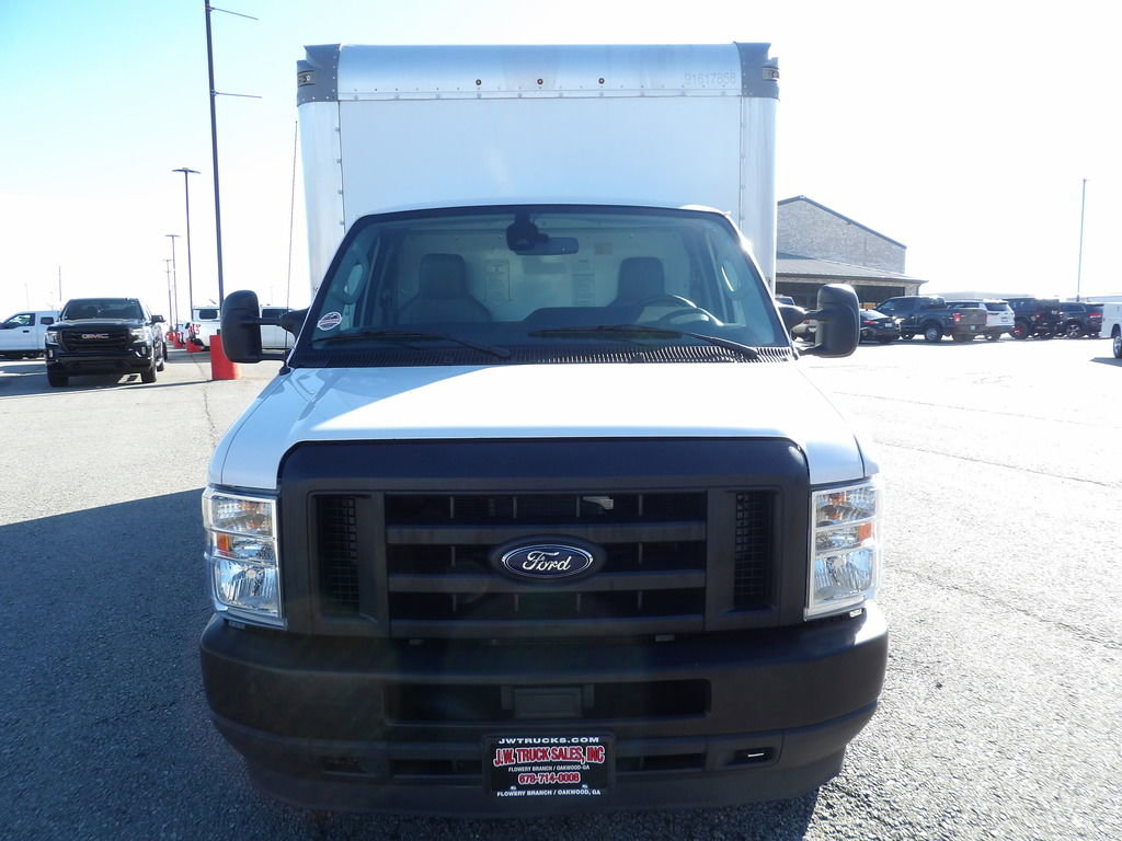 Used 2021 Ford E-350 and Econoline 350 Super Duty RWD image 12