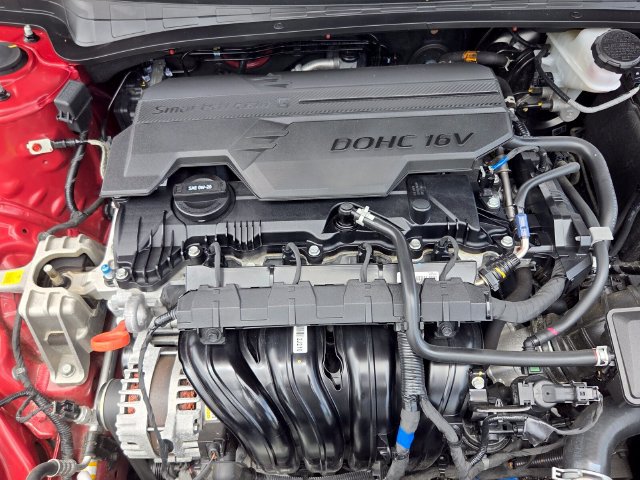 Used 2024 Hyundai Elantra SEL FWD image 21
