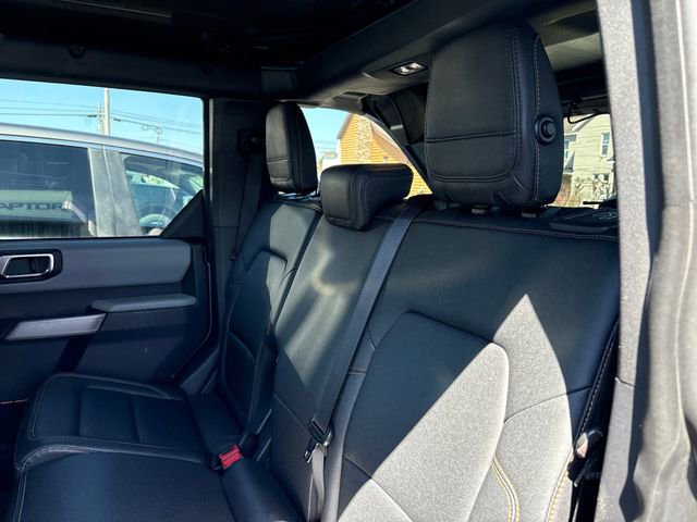 Used 2023 Ford Bronco Badlands image 11