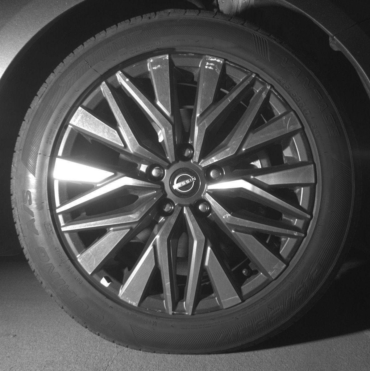 Used 2025 Nissan Altima 2.5 SV FWD image 13