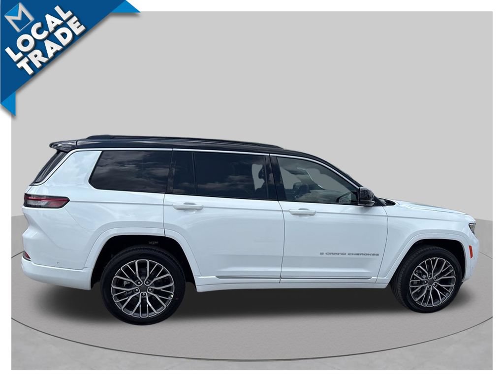 Used 2026 Jeep Grand Cherokee L Summit w/ Advanced Protech Group IV AWD/4WD image 32
