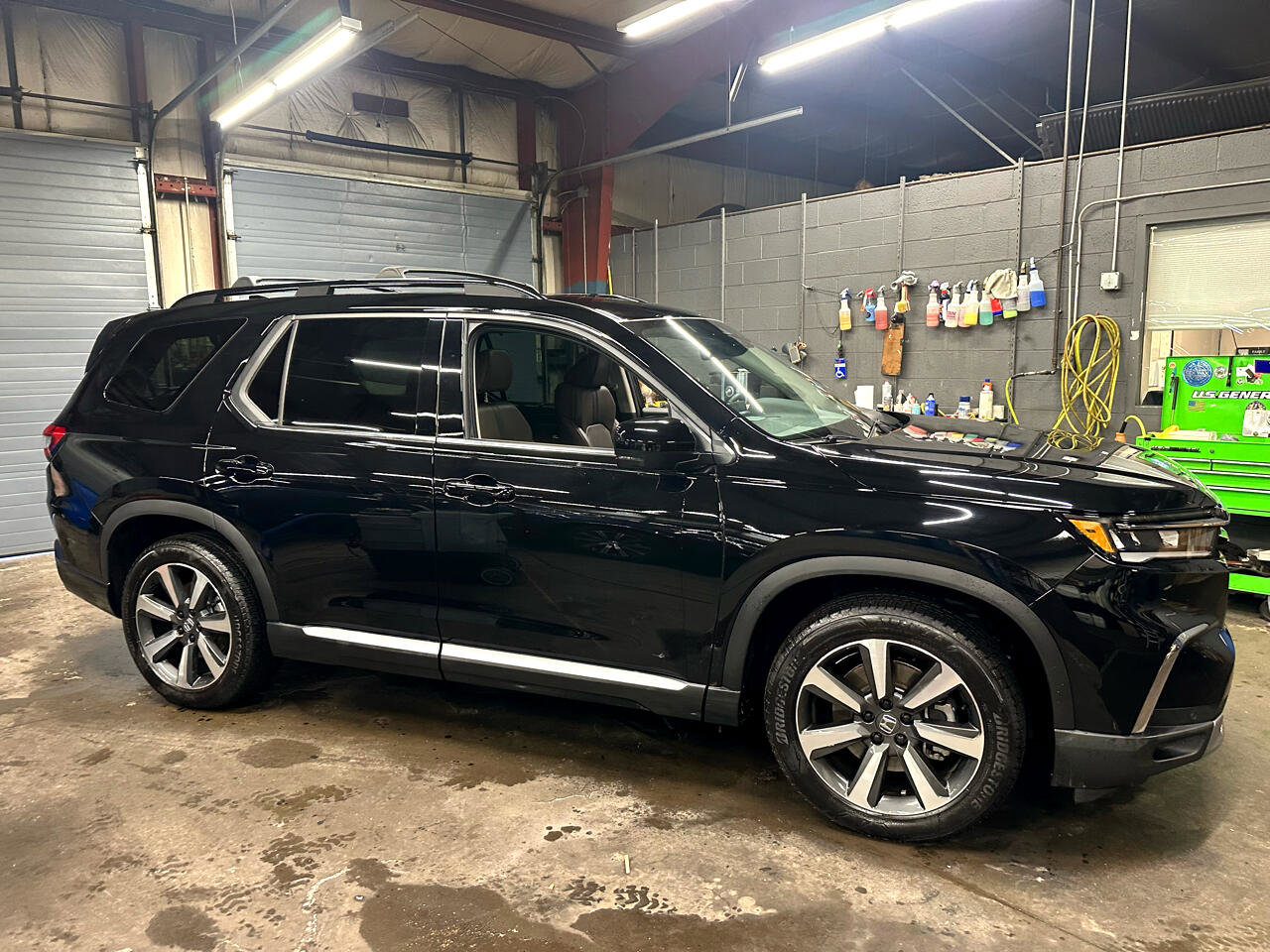 Used 2025 Honda Pilot Elite image 4