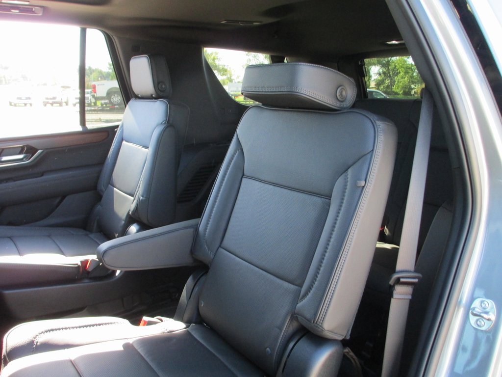 New 2026 GMC Yukon Denali w/ Sun & Power Step Package image 8