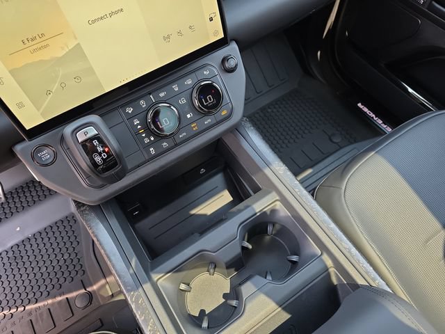New 2026 Land Rover Defender 110 OCTA AWD/4WD image 18