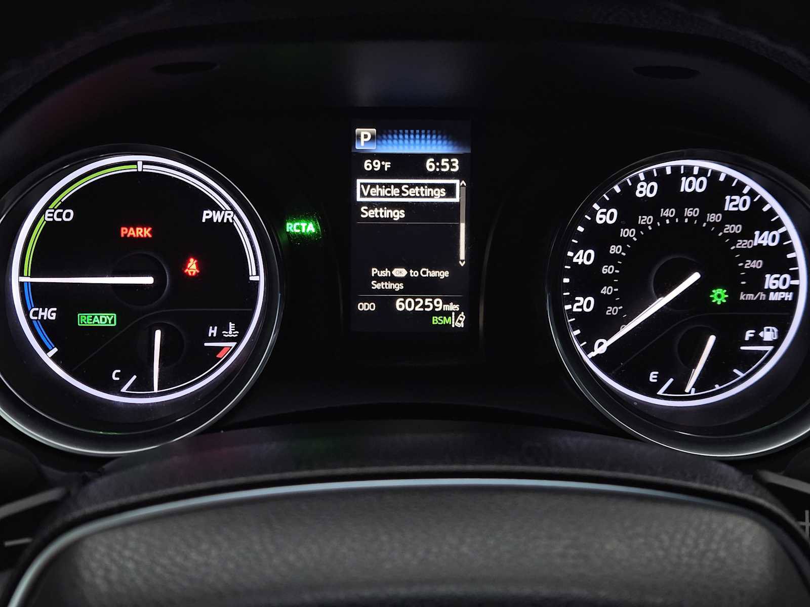 Used 2019 Toyota Camry SE w/ Sunroof Package image 16