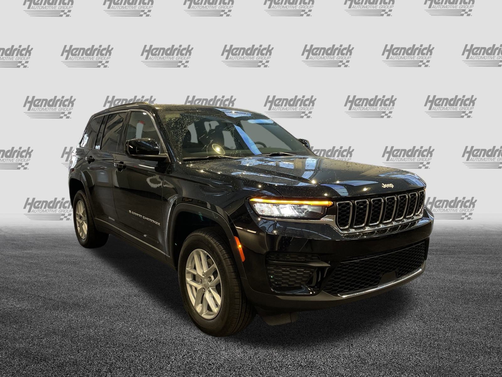 New 2025 Jeep Grand Cherokee Laredo RWD image 2