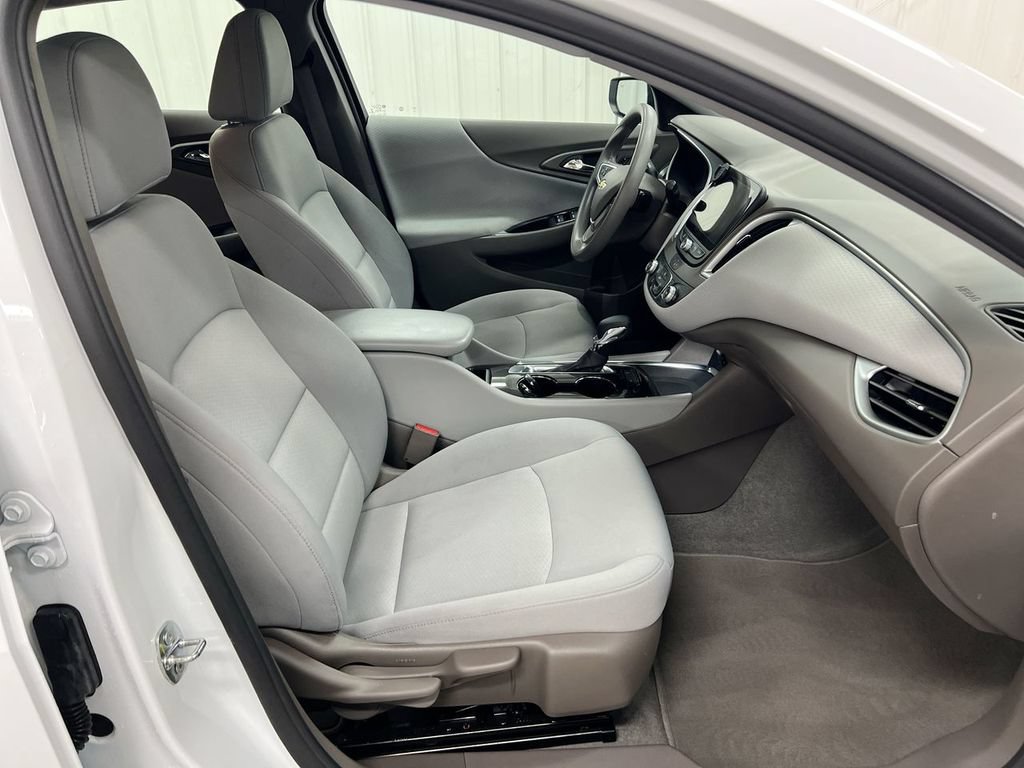 Used 2022 Chevrolet Malibu LS w/ Driver Confidence Package II FWD image 21