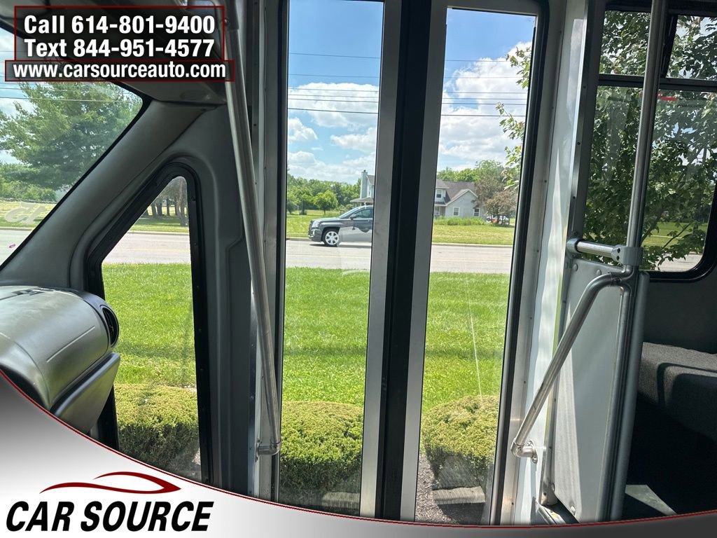 Used 2008 Ford E-350 and Econoline 350 Super Duty RWD image 9