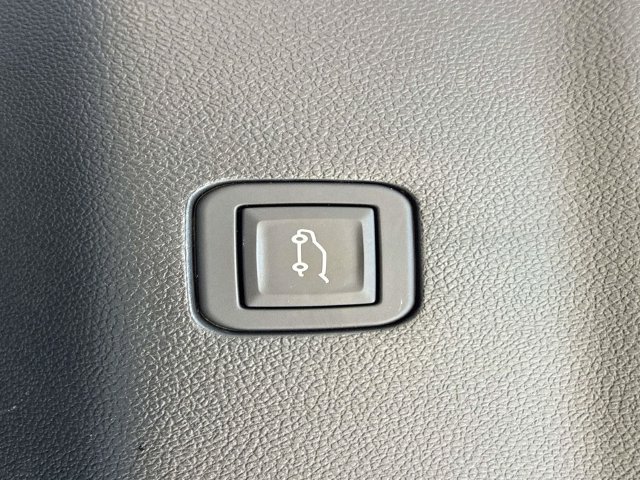 Used 2024 Cadillac Escalade Premium Luxury w/ LPO, Floor Liner Package AWD/4WD image 28