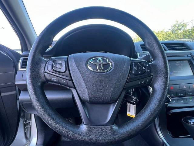 Used 2017 Toyota Camry LE FWD image 11