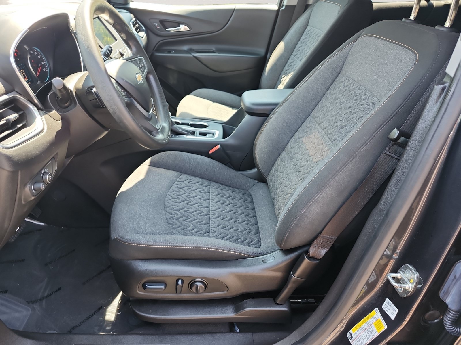 Used 2023 Chevrolet Equinox LT FWD image 9