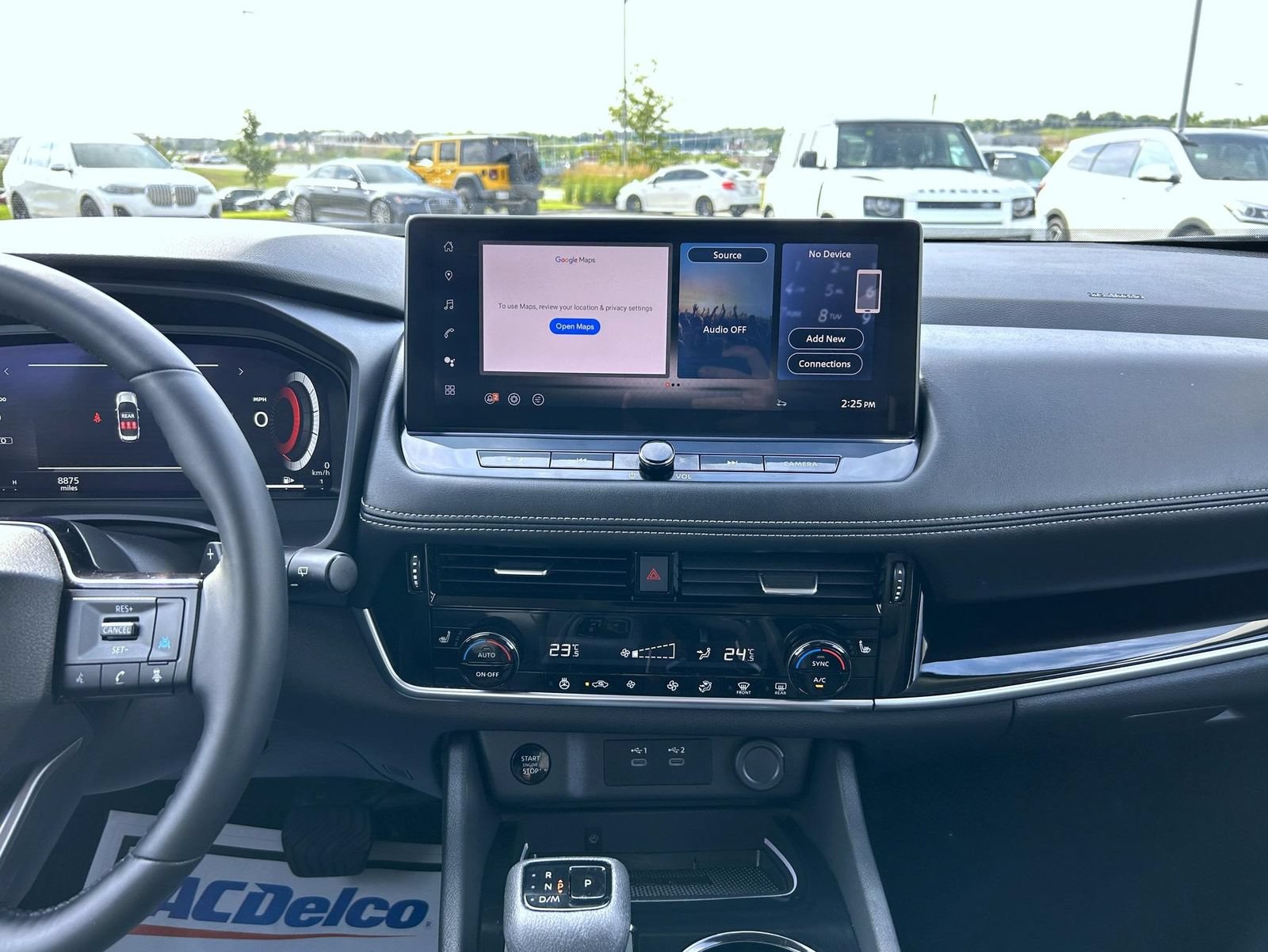 Used 2025 Nissan Rogue SL AWD/4WD image 13