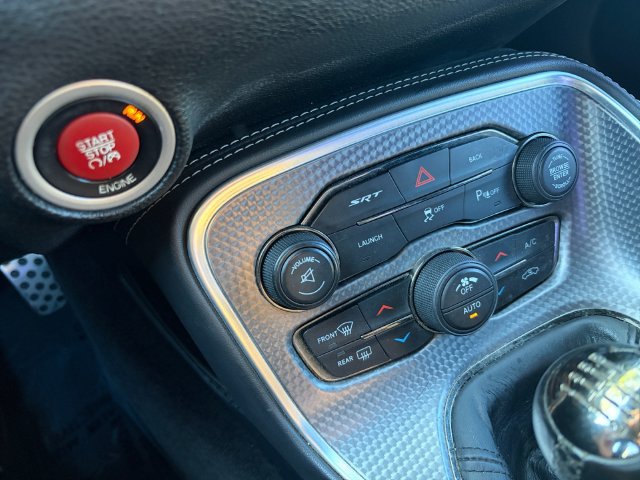 Used 2015 Dodge Challenger SRT Hellcat RWD image 31
