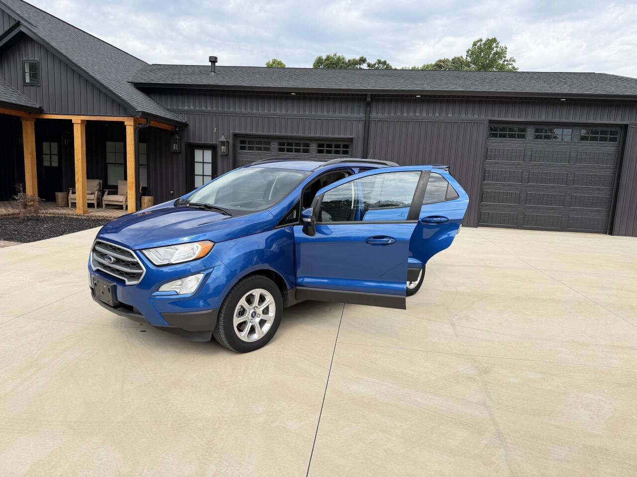 Used 2020 Ford EcoSport SE FWD image 4