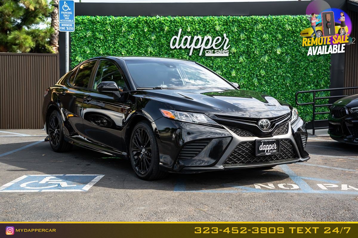 Used 2020 Toyota Camry SE FWD image 3