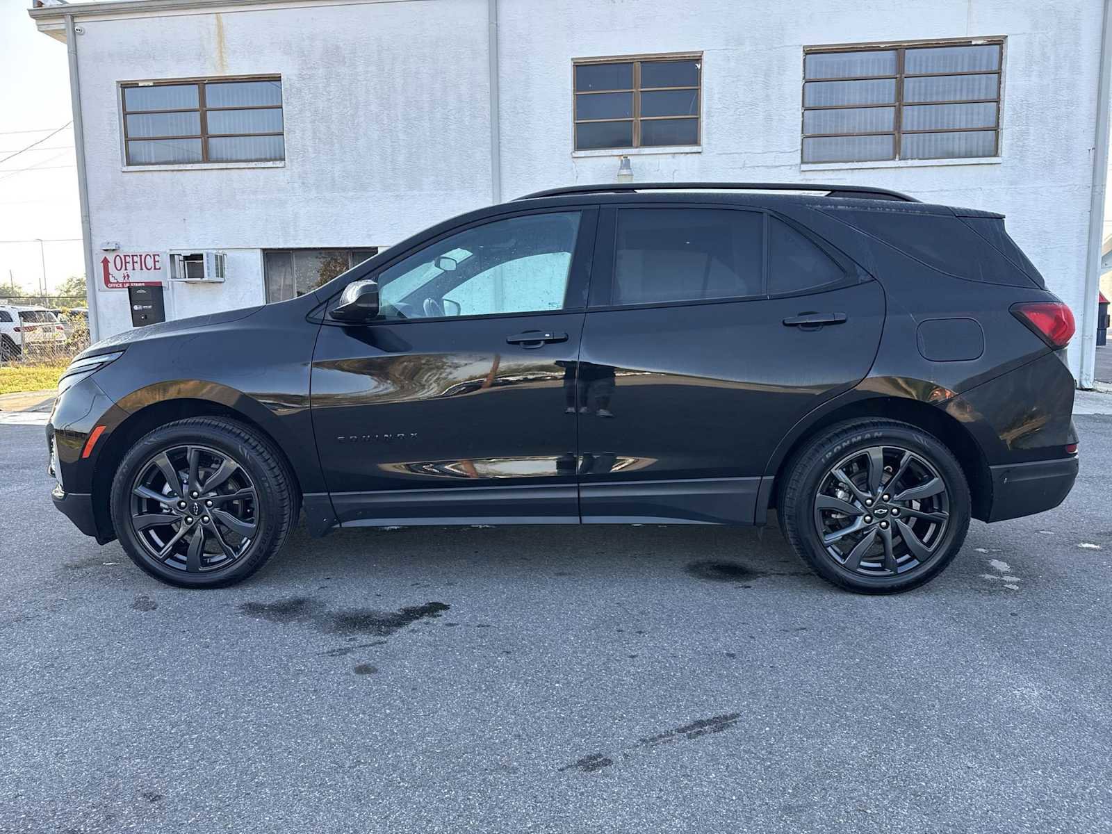 Used 2022 Chevrolet Equinox RS w/ LPO, Floor Liner Package AWD/4WD image 4