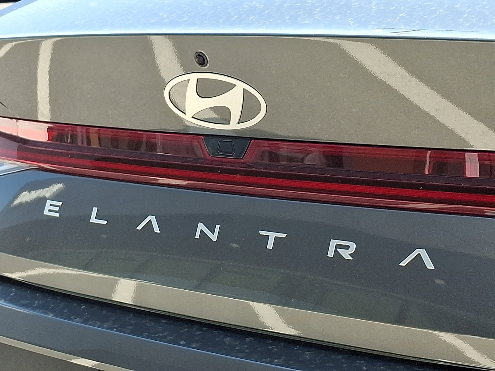 New 2026 Hyundai Elantra Hybrid w/ Cargo Package FWD image 11
