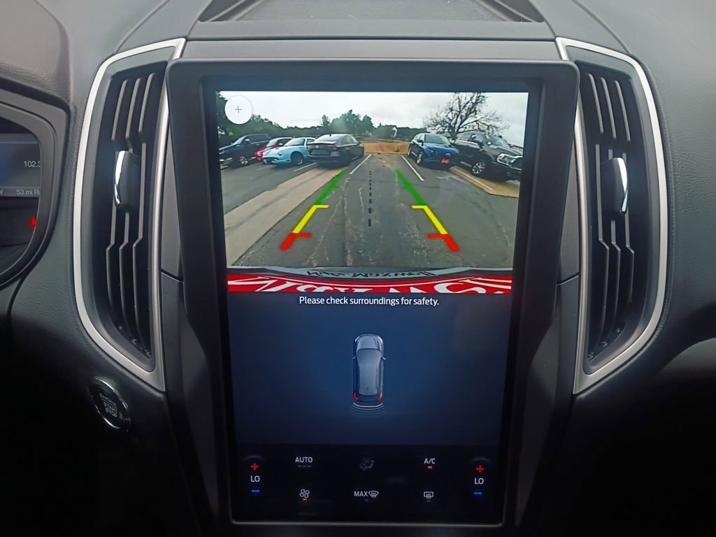 Used 2022 Ford Edge SE w/ Black Appearance Package image 9