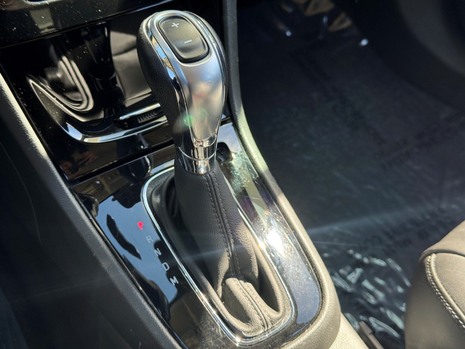 Used 2019 Buick Encore Essence FWD image 30