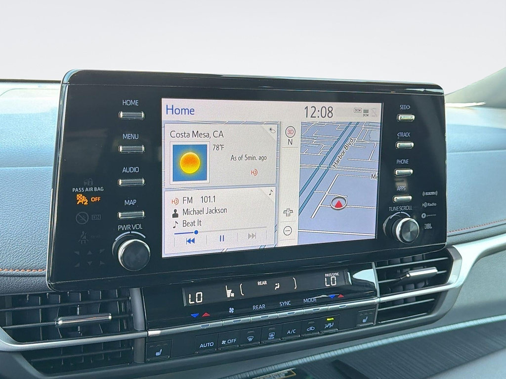Used 2024 Toyota Sienna XSE w/ XSE Plus Package FWD image 11