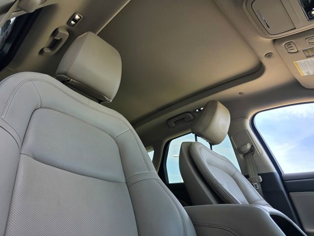 Used 2022 Lincoln Corsair Grand Touring w/ Towing Package image 16