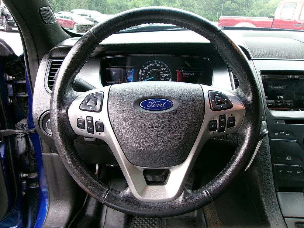 Used 2014 Ford Taurus SEL w/ Equipment Group 201A FWD image 10