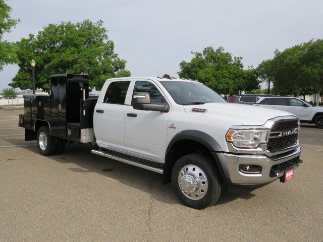 New 2023 RAM 5500 Tradesman w/ Chrome Appearance Group RWD image 4