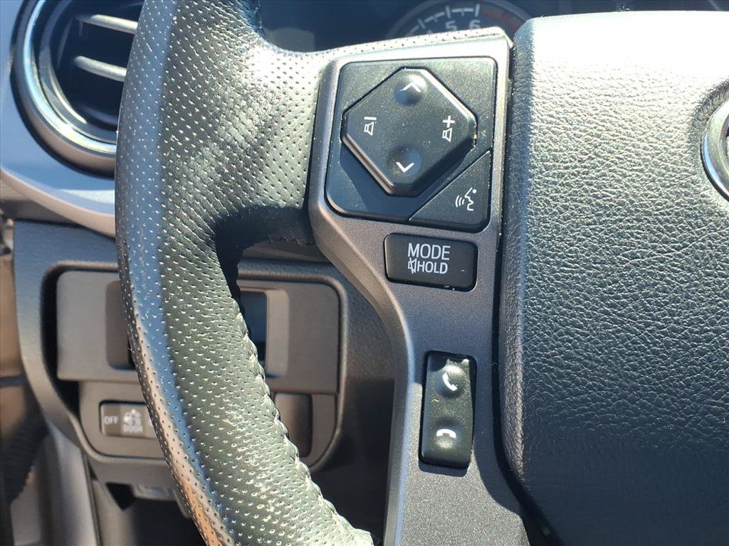 Used 2019 Toyota Tacoma TRD Sport AWD/4WD image 14