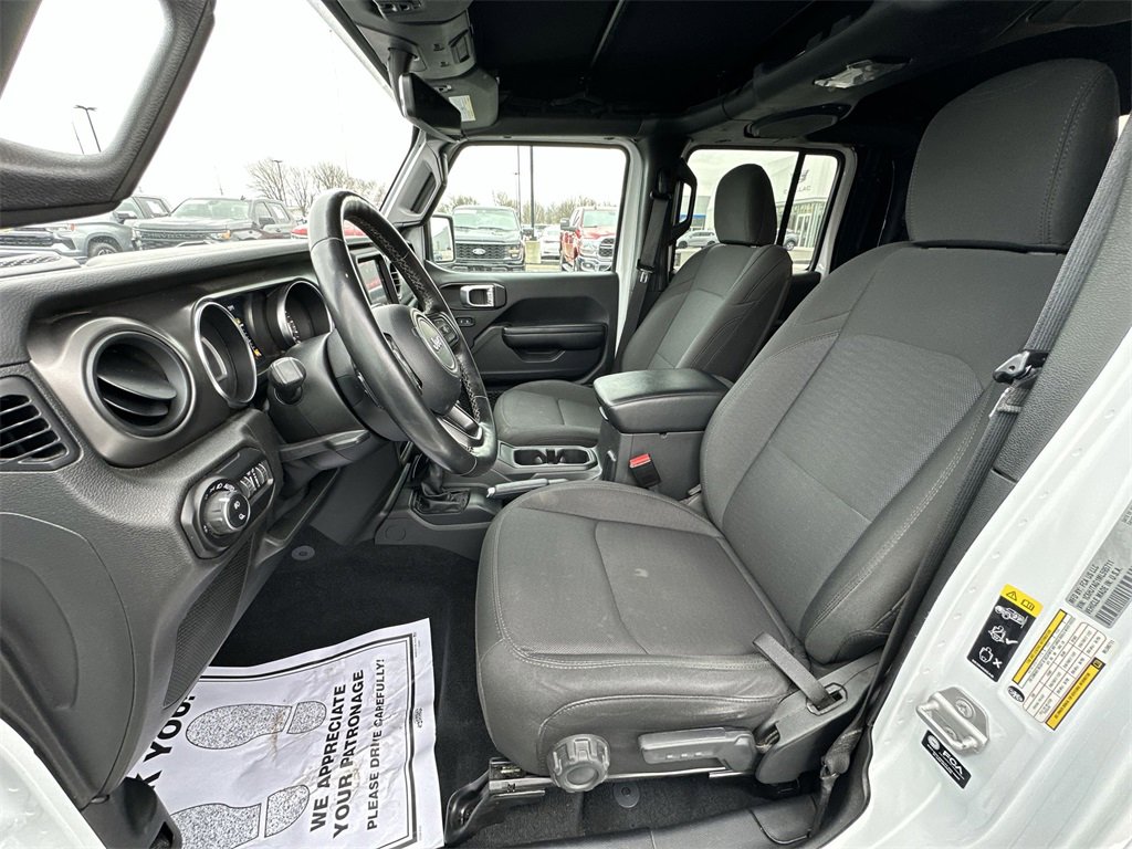 Used 2021 Jeep Gladiator Sport image 11